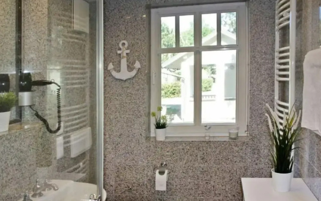 Comfy Apartment With 1 Bedroom and Balcony 134