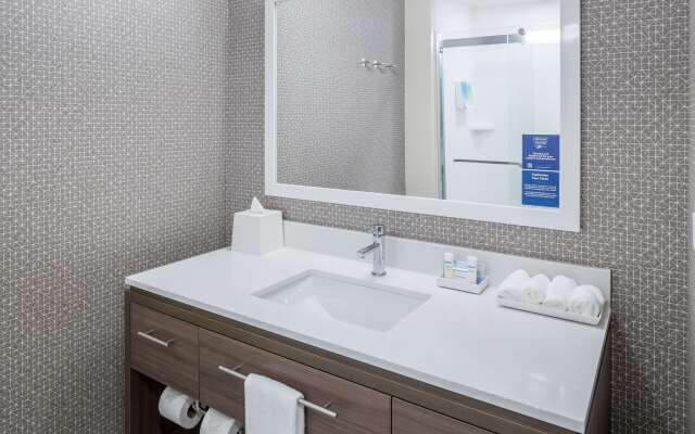 Home2 Suites by Hilton Cape Canaveral Cruise Port, FL