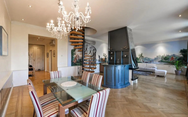 Panoramic Loft