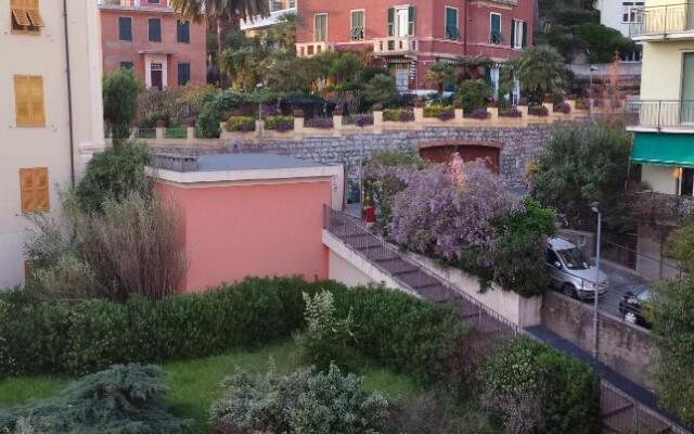 Camera sopra il parco a 2 passi dal mare