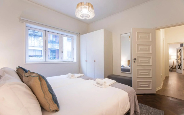 Tasteful 2BR Flat in Art District by LovelyStay