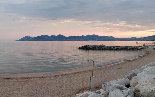 Beau Meuble 3 Pieces 60 M² Cannes Le Suquet