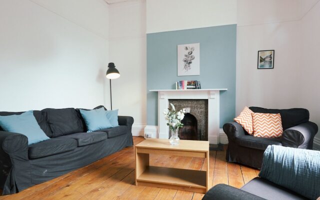 Westbourne Place Rooms - by Clifton Short Lets"