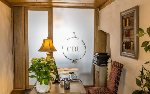 CRU Hotel