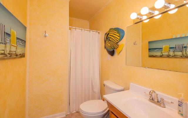 Dip Inn by Oak Island Accommodations
