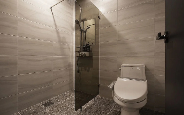 Yellow 8 Hotel
