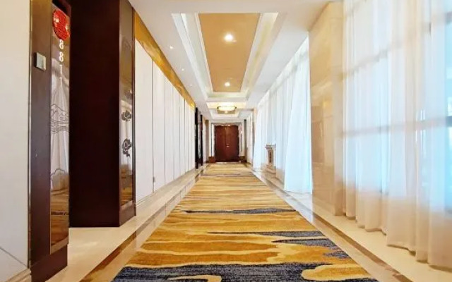 Diannan Green Lake View Hotel