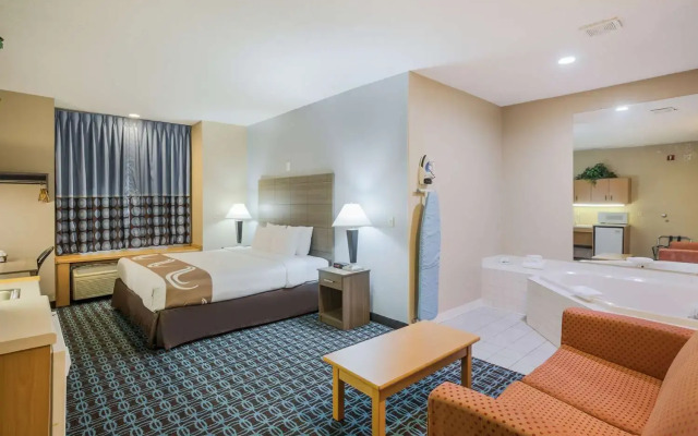 Sonesta Essential Hotels & Suites Kansas City/Blue Springs