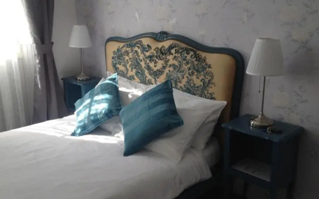 Le Petit Dragon Rouge