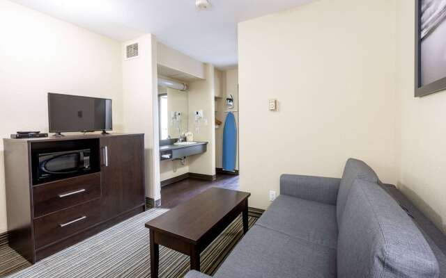 Super 8 by Wyndham Truro NS