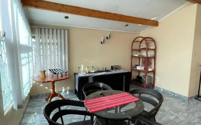 Zinzanathi Guesthouse