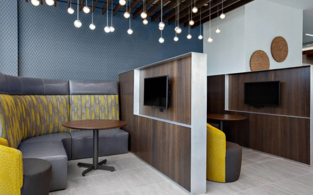 Courtyard by Marriott Knoxville Downtown