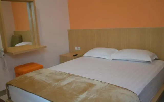 Cabin Hotel F77