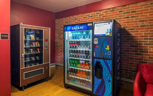 Red Roof Inn & Suites Lake Orion/ Auburn Hills