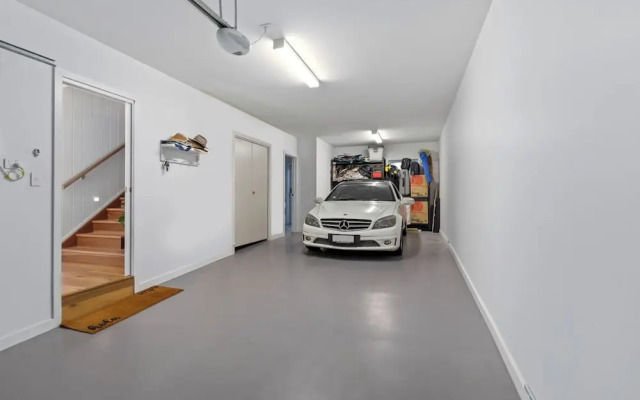Palm Beach Luxe Townhouse walk to Beach
