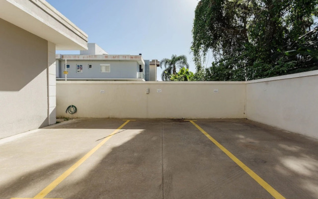 Spacious Apartment With Pool in Jurere Chr025