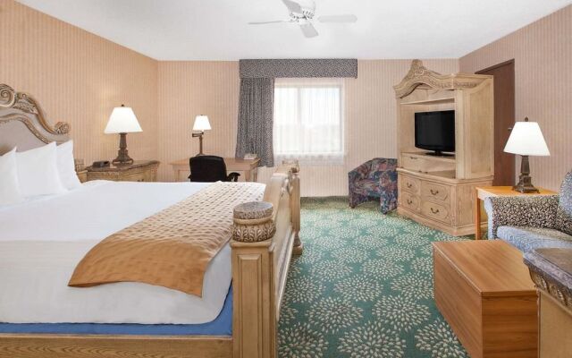 Baymont Inn & Suites Flint