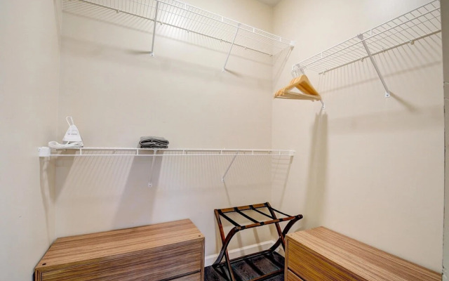 FRONTDESK The Marshall Campus Apts Louisville