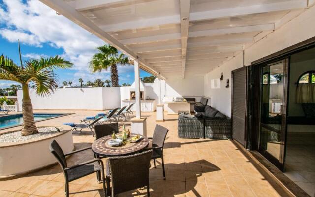 Villa Michelle - LH114 By Villas Now Ltd