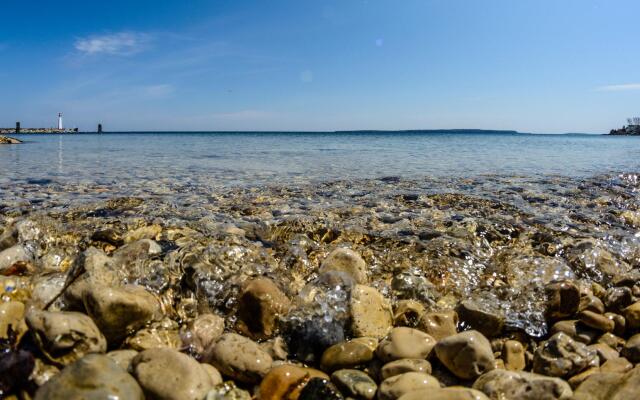 Holiday Inn Express St. Ignace-Lake Front by IHG