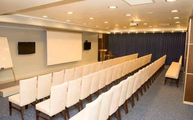 Ozgobek Ronesans Hotel De Luxe