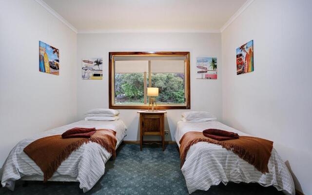 Farm Stay & Iconic Water Views - 32 Zachary Drive