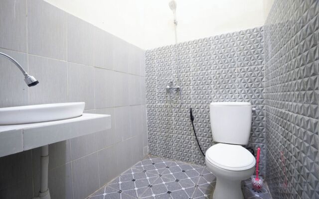 OYO 93987 Suropati 2 Guest House