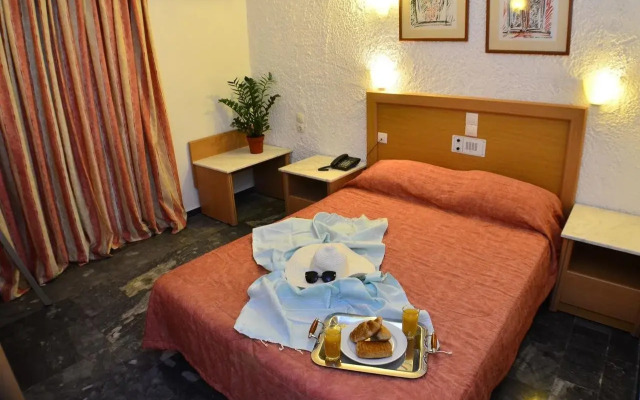 Karteros Hotel