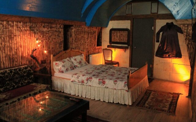 Tokmak Guest House