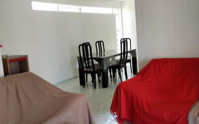 Apartamento amplo a 700 metros da praia