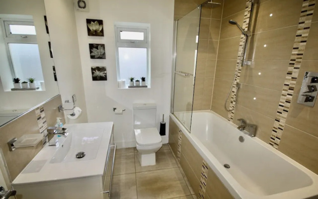Pamper House Holiday Home And Annex
