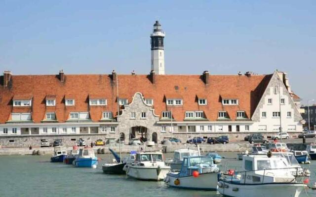 ibis Calais Car Ferry