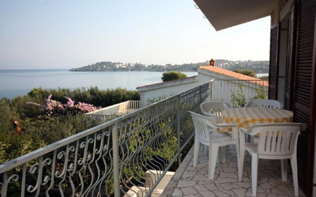 Jagoda - Next to the sea - C3