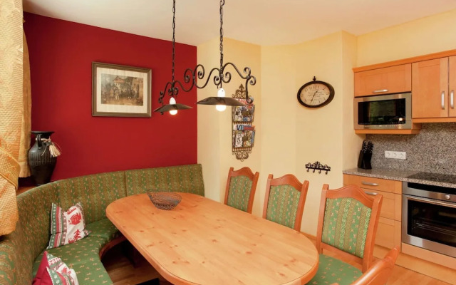 Mountain Chalet in Saalbach with Sauna, Ski-Storage & Terrace