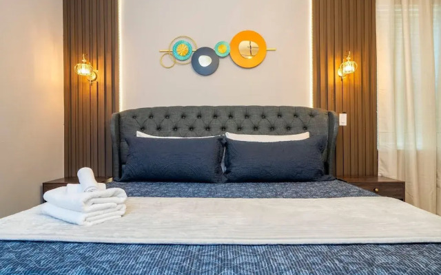 Stunning 15 Suites Close to Disney