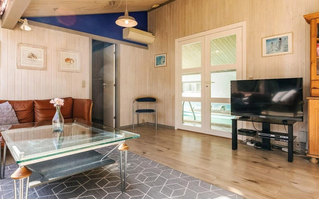 10 Person Holiday Home in Albaek