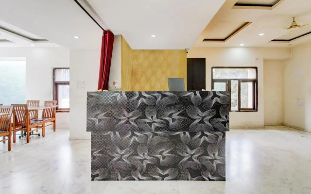 Oyo Flagship 805380 Gandharva Lodging
