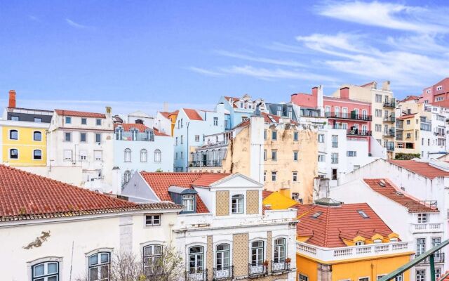 Rustic Style Apt Near Bairro Alto