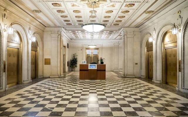 Bridgestreet at the Leader Building