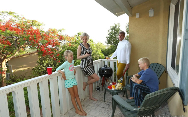 Kokomo Botanical Resort