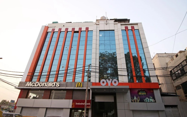 OYO Flagship 737 Paschim Vihar