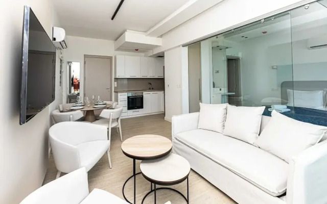 Dinglis Beach Hotel Apartments