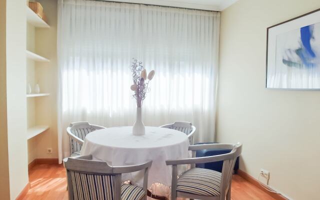 DFlat Escultor Madrid 302 Apartments