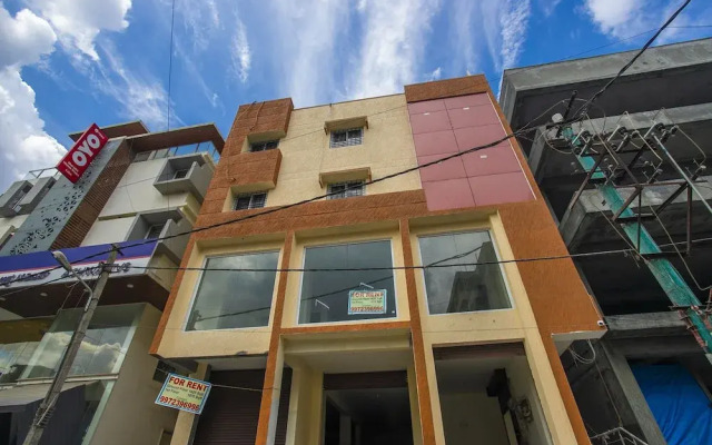 OYO 19524 Maruthi Home Stays 2