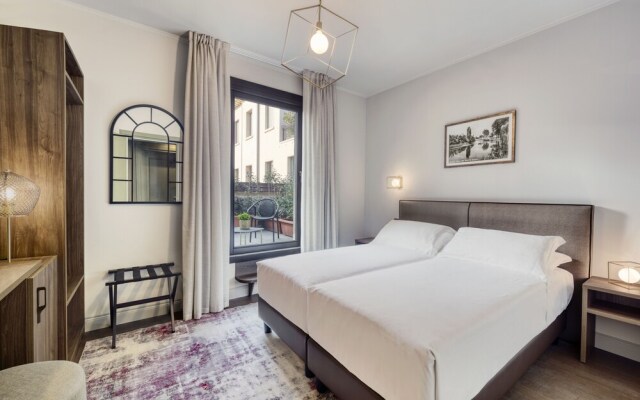 Porta Altinia Suites