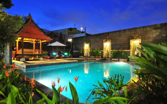Sandat Hotel Legian