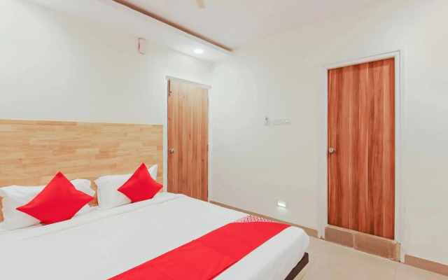 OYO Flagship 76687 Ramoji Kothapet