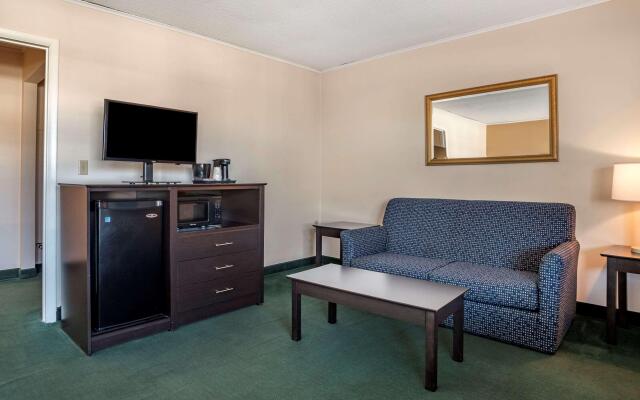 Rodeway Inn And Suites