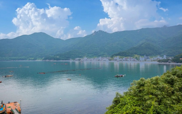 Geojedo Haeseong Beach Pension