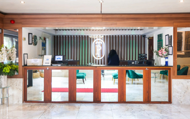 Tong Park Hotel